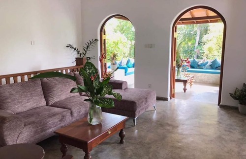Galle Villa | 5 Bedrooms/5Bathrooms villa on heart of Unawatuna&Deweta Beach