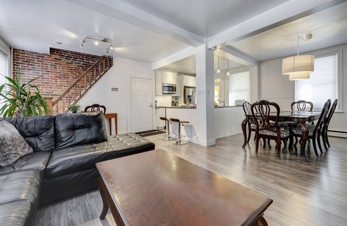 Saint-Jean-Baptiste Apartment | 5 Bedrooms Location & 10 Minute Walk TO Old Québec
