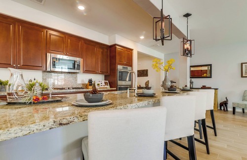 Mira Loma House | 5 Bedrooms Luxury House/Kind Beds/1000MBPS Fast Wifi