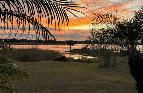 Haines City Villa | 5 bedrooms property in Haines City on edge of Lake Tracy - newly renovated
