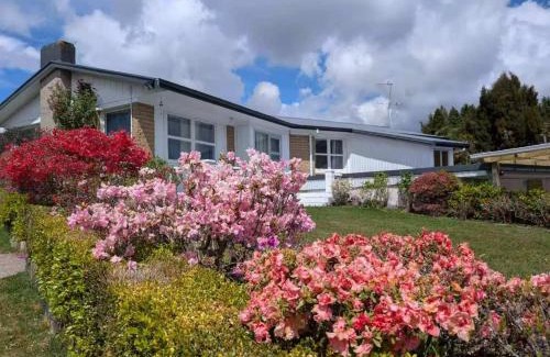 Rotorua House | 5 bedrooms, your getaway starts here