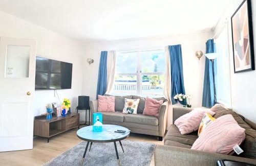 Rotorua House | 5 bedrooms, your getaway starts here