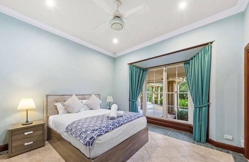 Dural House | 5 Beds Villa with Pool&Pond | Dural Masterpiece