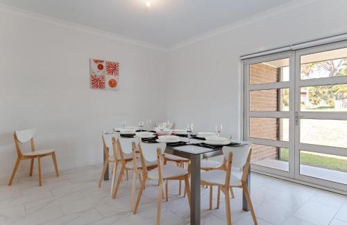 Fingal Bay House | 5 Bent Street huge house with Foxtel and Aircon