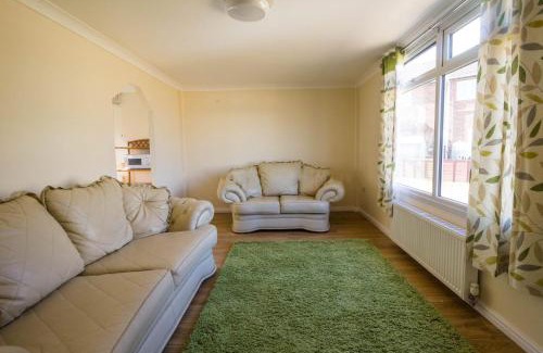 Hunstanton Cabin | 5 Berth Dog Friendly Lodge In Hunstanton By The Beach Ref 13015Rn