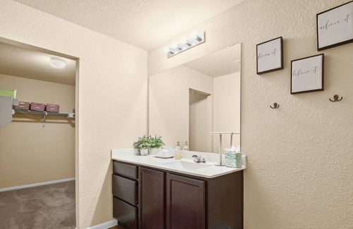 Austin House | 5⭐️BEST PRICE⭐️4-10ppl, 4BR King🛏, with Pool Table