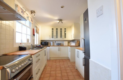 Southwold Cottage | 5 BLACKSHORE, SOUTHWOLD, pet friendly, with open fire in Southwold