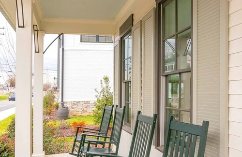 Historic Downtown Franklin House | 5-Block Stroll to Downtown Franklin