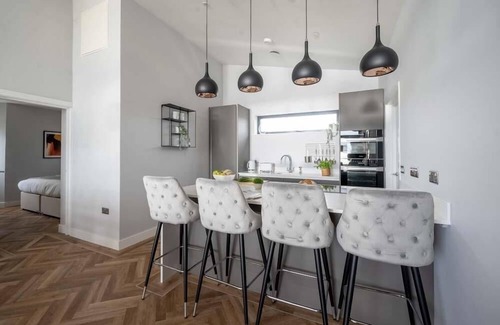 Bude Apartment | 5 Bol-Y-Maer - a two bedroom apartment with communal swimming pool
