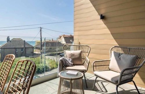 Bude Apartment | 5 Bol-Y-Maer - a two bedroom apartment with communal swimming pool