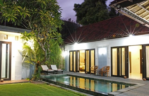 Dyanapura Villa | 5 BR, 2 Villas SidebySide, 2 Pools, Staf