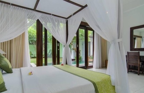 Dyanapura Villa | 5 BR, 2 Villas SidebySide, 2 Pools, Staf