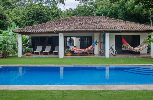 Playa Colorado House | 5 Br/ 4.5 Ba House W/ Pool. Just 5 Mins Walk From Beach & Surf Breaks!