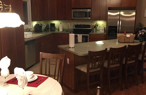 La Follette House | 5 BR 4.5 BA with a Stunning Lake View and Boat Slip