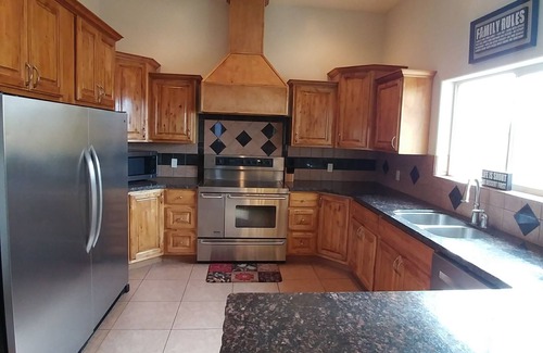 Page House | 5 BR/4 BA Home for Large Groups near Lake Powell/Antelope Canyon/Horseshoe Bend