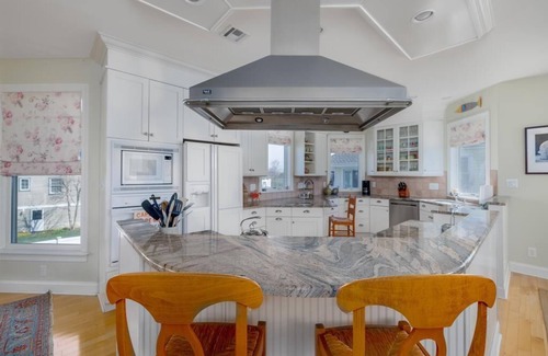 Admiral Estates House | 5 BR/4 BA single family home located one block to the beach. Sleeps 12!