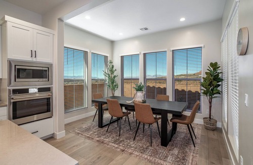 Washington Villa | 5 BR 5 BA Near Zion Brand NEW pool, hot tub, and pickleball court!