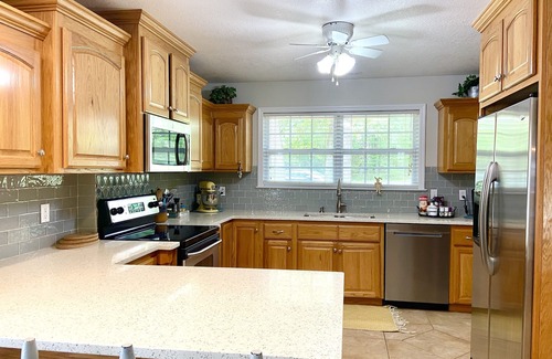 Havana House | 5 BR Clean and Comfortable Ranch Style Home