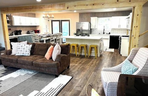 Prairie Creek House | 5 BR House w/Boat Parking .5m to Marina. Game room. Outside fire pit.