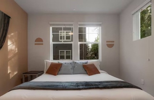 Chico Apartment | 5 BR Modern Desert W/ Oasis Pool+Double Story Gym