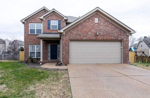 Spring Hill House | 5-BR Near Peter Jenkins Trail