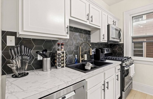 Rochester House | 5 br|Parking | Mins to RIT, UR and Strong