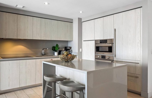 Hollywood South Central Beach Condo | 5-BR Retreat, Resort & Valet Included 14 Guests