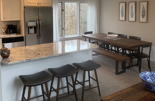 Chestnut Springs House | 5 BR, Sleeps 14, Hot Tub, EV Charger, Golf Course Views