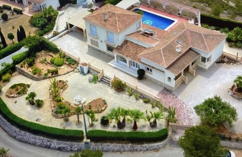 Javea Villa | 5 br villa. lg Pool Mountain top views next to national park. 10 min to beach.