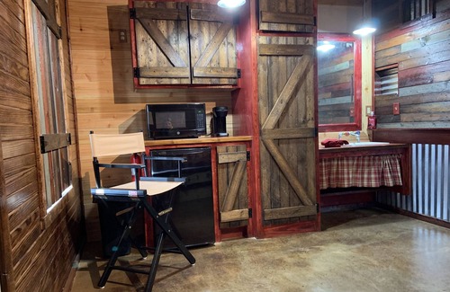 Cache Cabin | 5 Cabins at The Lazy Buffalo, Wichita Mountains Cache Lawton Fort Sill sleeps 16
