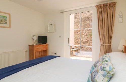 Salcombe Apartment | 5 Combehaven