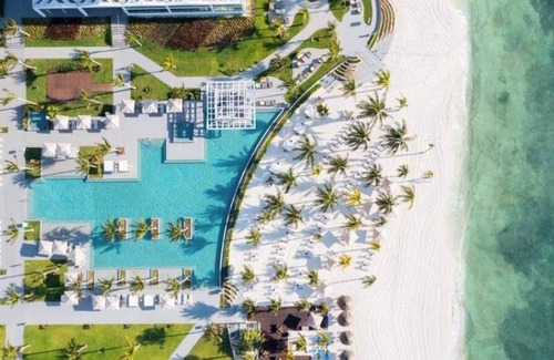Playa Mujeres House | 5-Diamond Spacious 3-bedroom loft resort. Breath taking ocean views, relaxing.