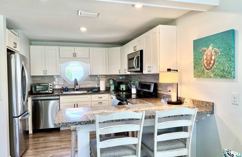 St. Augustine Beach Cottage | 5 F Street - Sand Dollar West