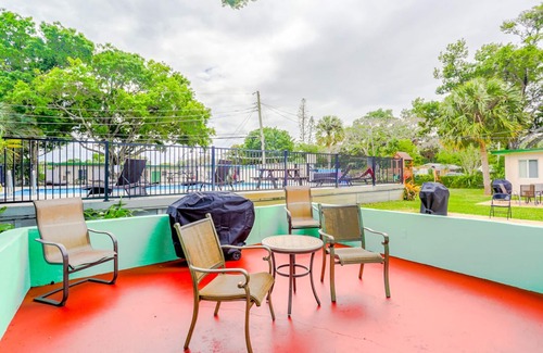 Edgewood Apartment | #5 Heated Pool, Private Patio & Grill, 1BR+sunroom