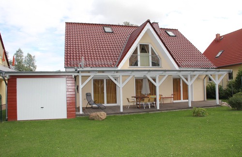Luessow Apartment | 5 * holiday apartment Stralsund outskirts 1B EC