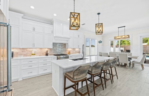 Laguna Beach Plaza House | 5 King Beds, Private Pool, Spa & Slide, Shaded Lanai, Near Beach, Dog friendly