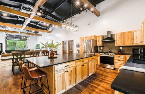 Nellysford House | 5 King Beds | Sleeps 18 | Game Room | Brew Trail