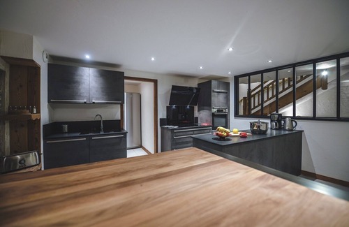 Huez-en-Oisans Ski Chalet | 5* L'Ancolie luxury chalet 320 m2 (Spa and Sauna) 250 m from the gondola