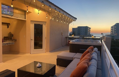 Bay Esplanade Condo | 5 level home with private elevator, roof top terrace, hot tub, & amazing views