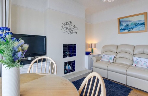Lusty Glaze House | 5 Lusty Glaze Road - Four Bedroom House, Sleeps 7