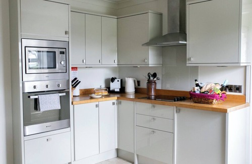 Ripley Cottage | 5⭐️ luxury 2 bedroom rural retreat on a small private estate in North Yorkshire
