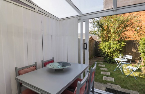 Marlborough Cottage | 5 MAYFIELD, family friendly, with a garden in Marlborough, Wiltshire