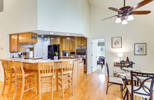 Lewes Cottage | 5 Mi to Beach: Lewes Home w/Deck & Pond View