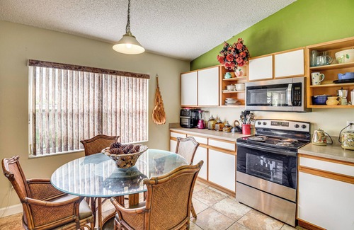 Palm Harbor House | 5 Mi to Beaches: Family Getaway in Palm Coast!