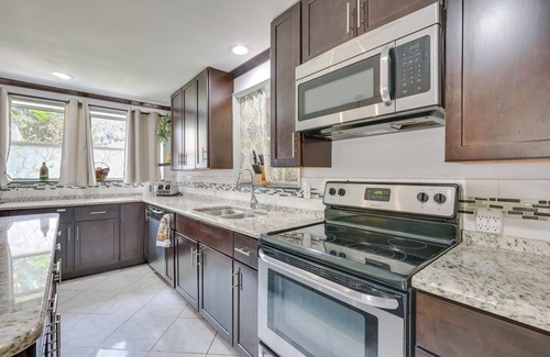 Lake Magdalene House | ~ 5 Mi to Beaches: Spacious Tampa Bay Home!