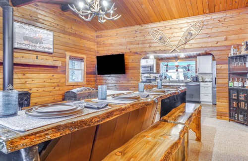 Blue River Cottage | 5 Mi to Breckenridge Ski Resort: Cozy Wood Cabin!