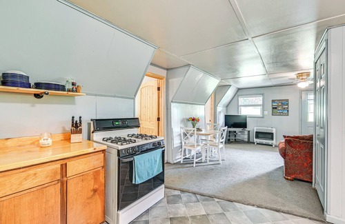 Wellington Cabin | 5 Mi to Cave Run Lake: Wellington Cabin w/Deck!