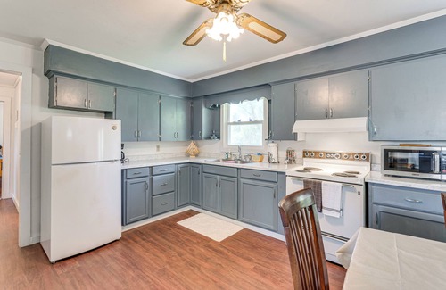 Hayesville House | 5 Mi to Chatuge Lake: Hayesville Hideaway!