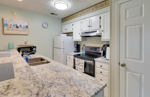 Little River Apartment | 5 Mi to Cherry Grove Beach Dog-Friendly Condo!