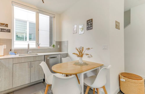 North Queen Anne House | 5 Mi to Dtwn: Pet-Friendly Townhome in Seattle!